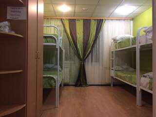 Хостел Красный диван Екатеринбург  Кровать в общем номере для мужчин-7